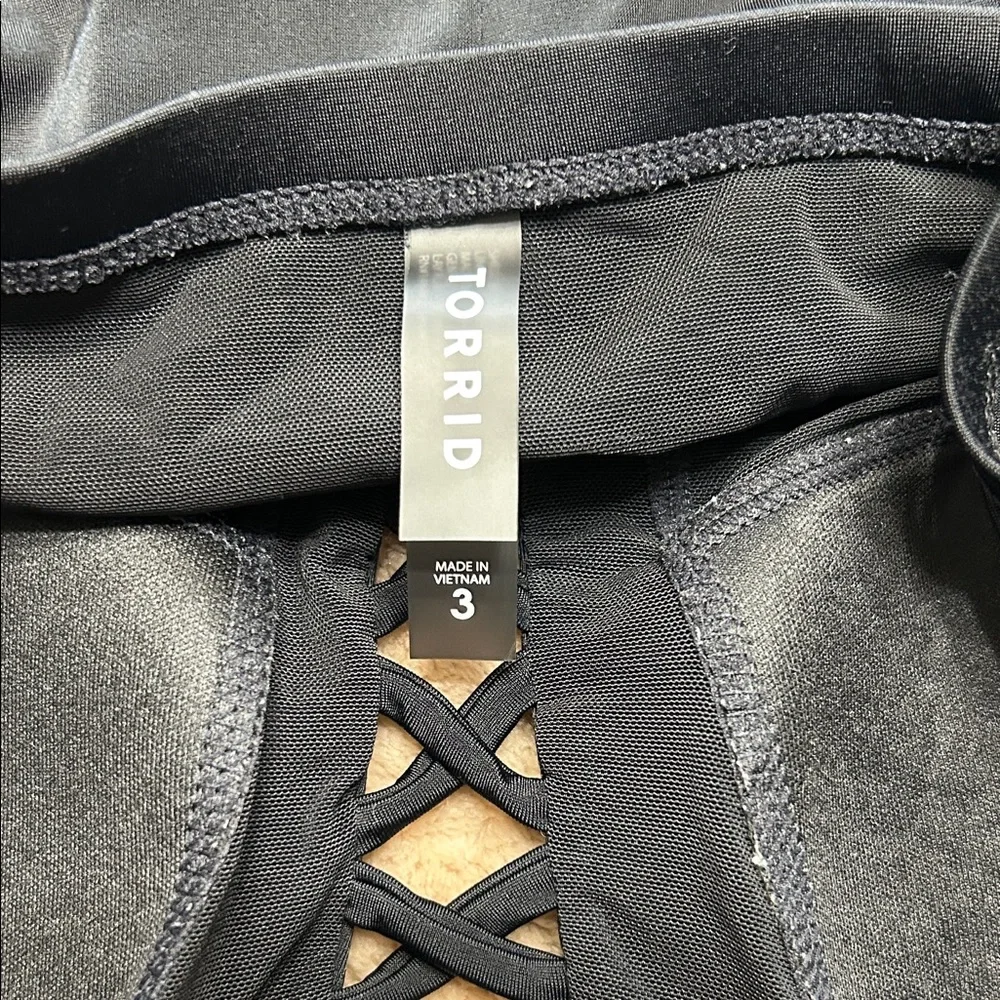 Torrid Wireless Lattice Swimsuit Black Size 3 - Picture 3 of 6